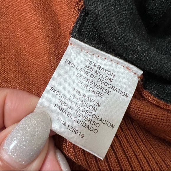 Joseph A. Sweater Women Small Top Sweatshirt Color Block Gold Buttons Split B11 - Picture 6 of 8